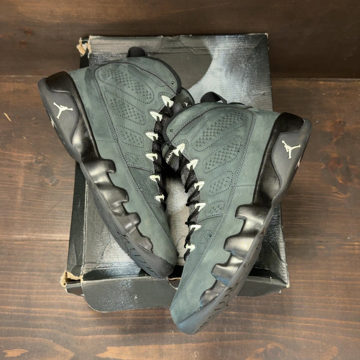 Jordan 9 Retro Anthracite Size 8.5 (Pre-Owned) - back