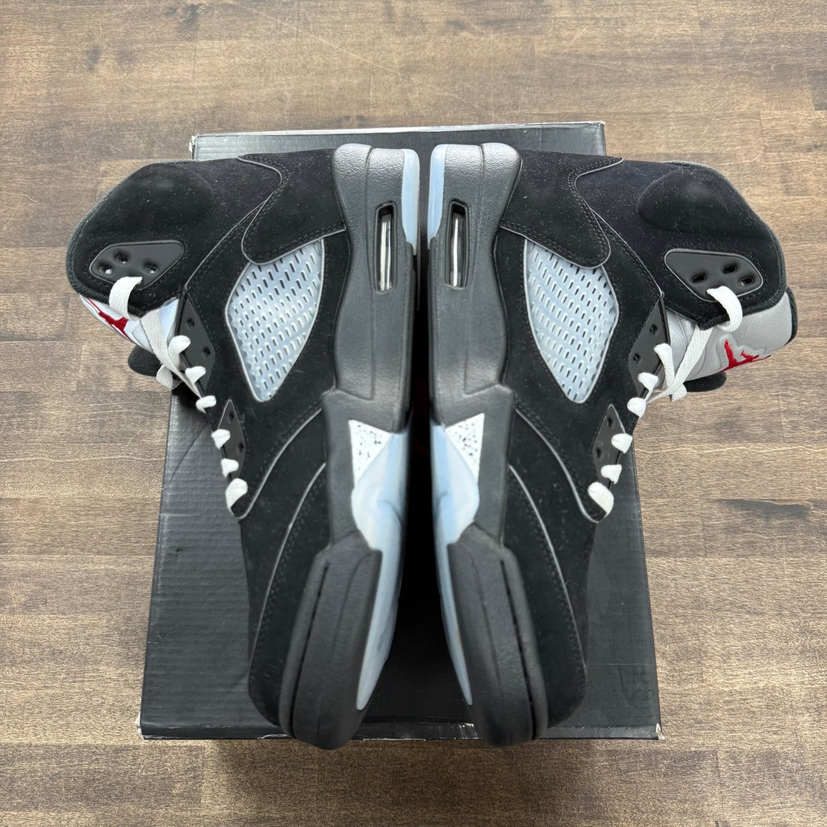 Jordan 5 Retro OG Black Metallic Reimagined Size 10 (Pre-Owned) - Image 2