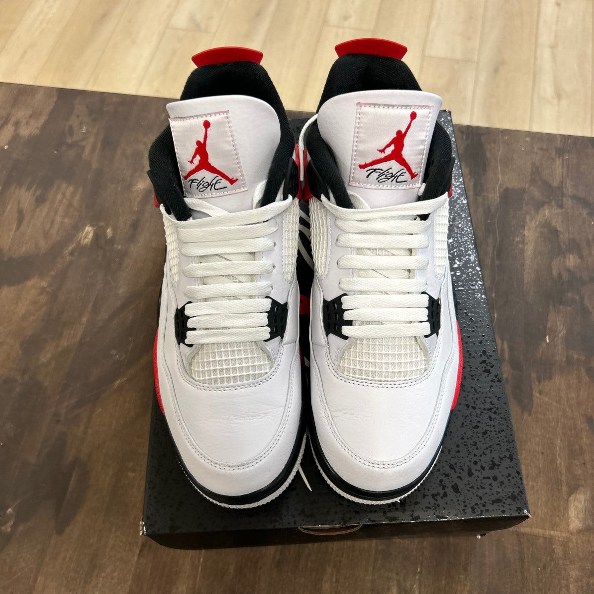 Jordan 4 Retro Red Cement Size 10 (Pre-Owned)