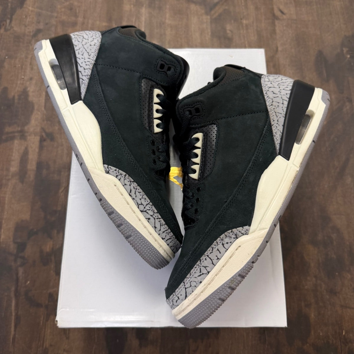 Jordan 3 Retro Off Noir - Image 1