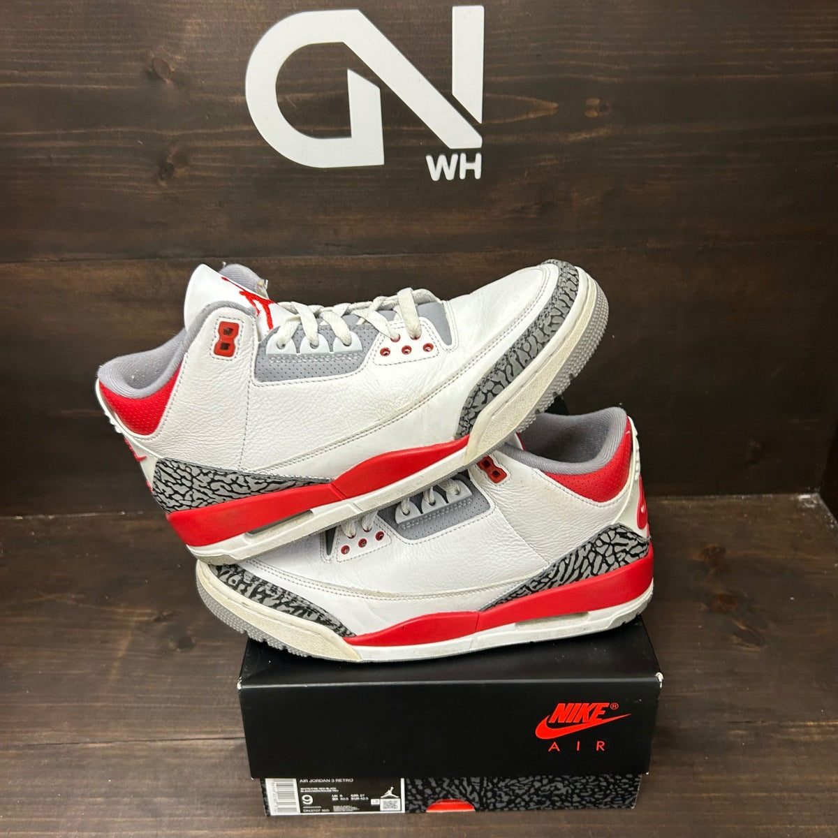 Jordan 3 Retro Fire Red (2022) - Image 1
