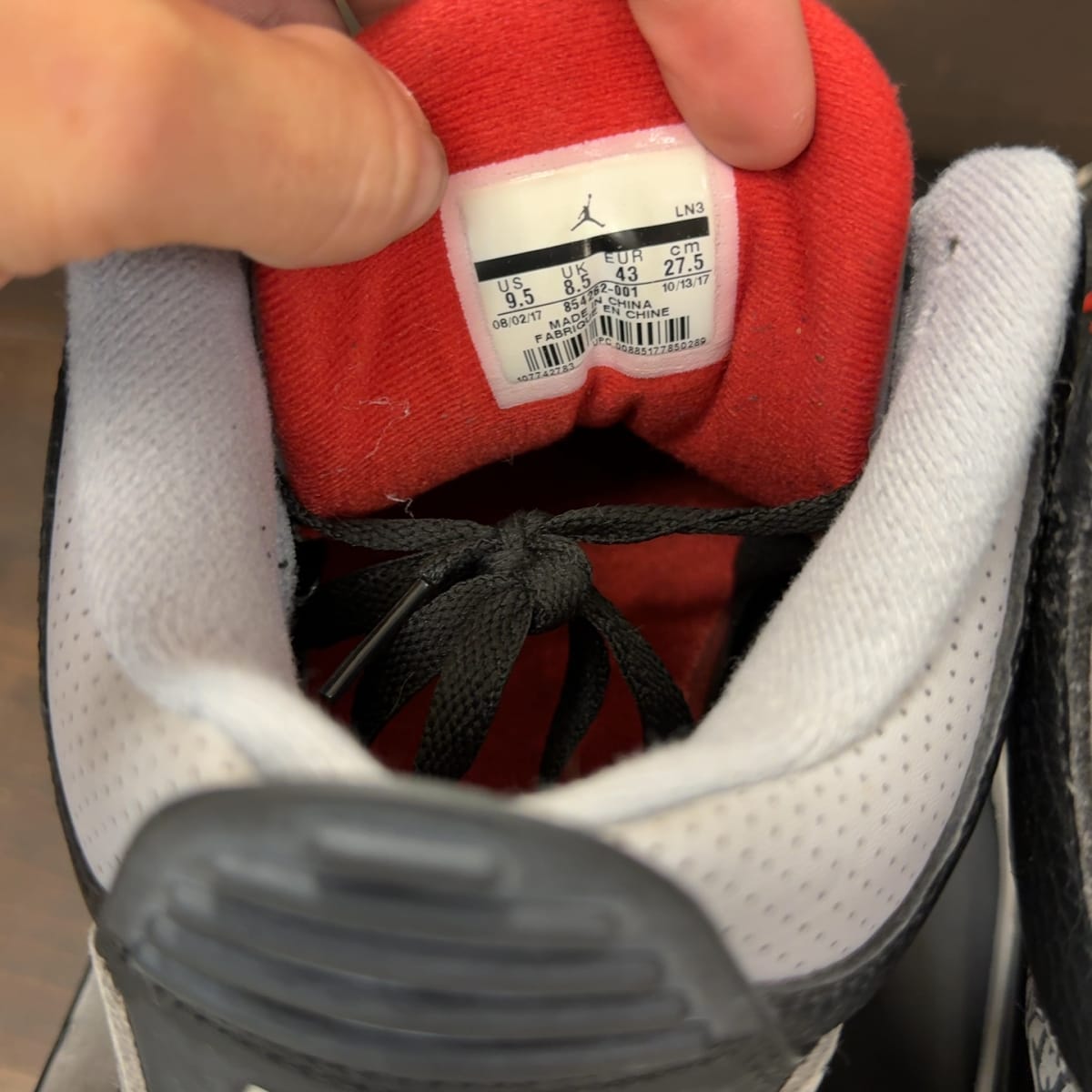 Jordan 3 Retro Black Cement (2018) Size 9.5 (Pre-Owned) - aux