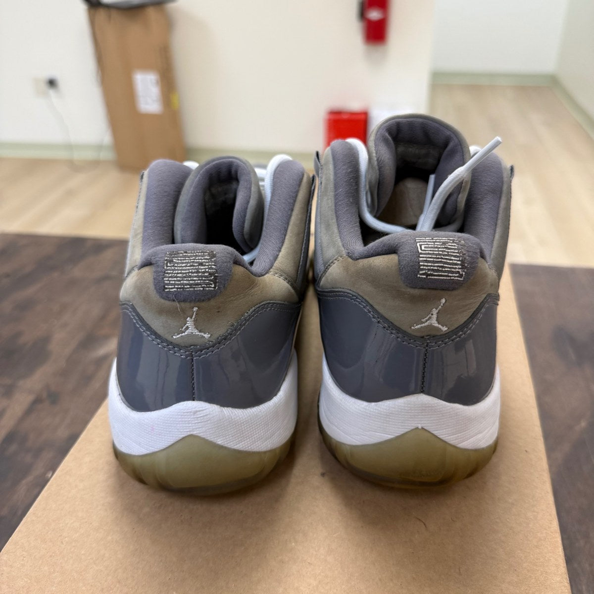 Jordan 11 Retro Low Cool Grey Size 10.5 (Pre-Owned) - Image 3