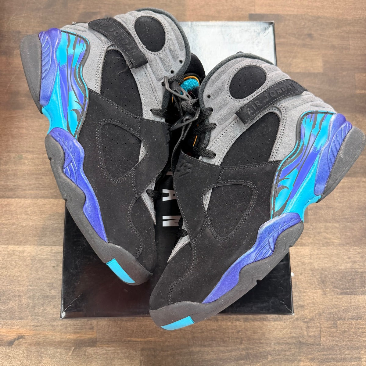 Jordan 8 Retro Aqua (2025) Size 9 (Pre-Owned) - Image 1
