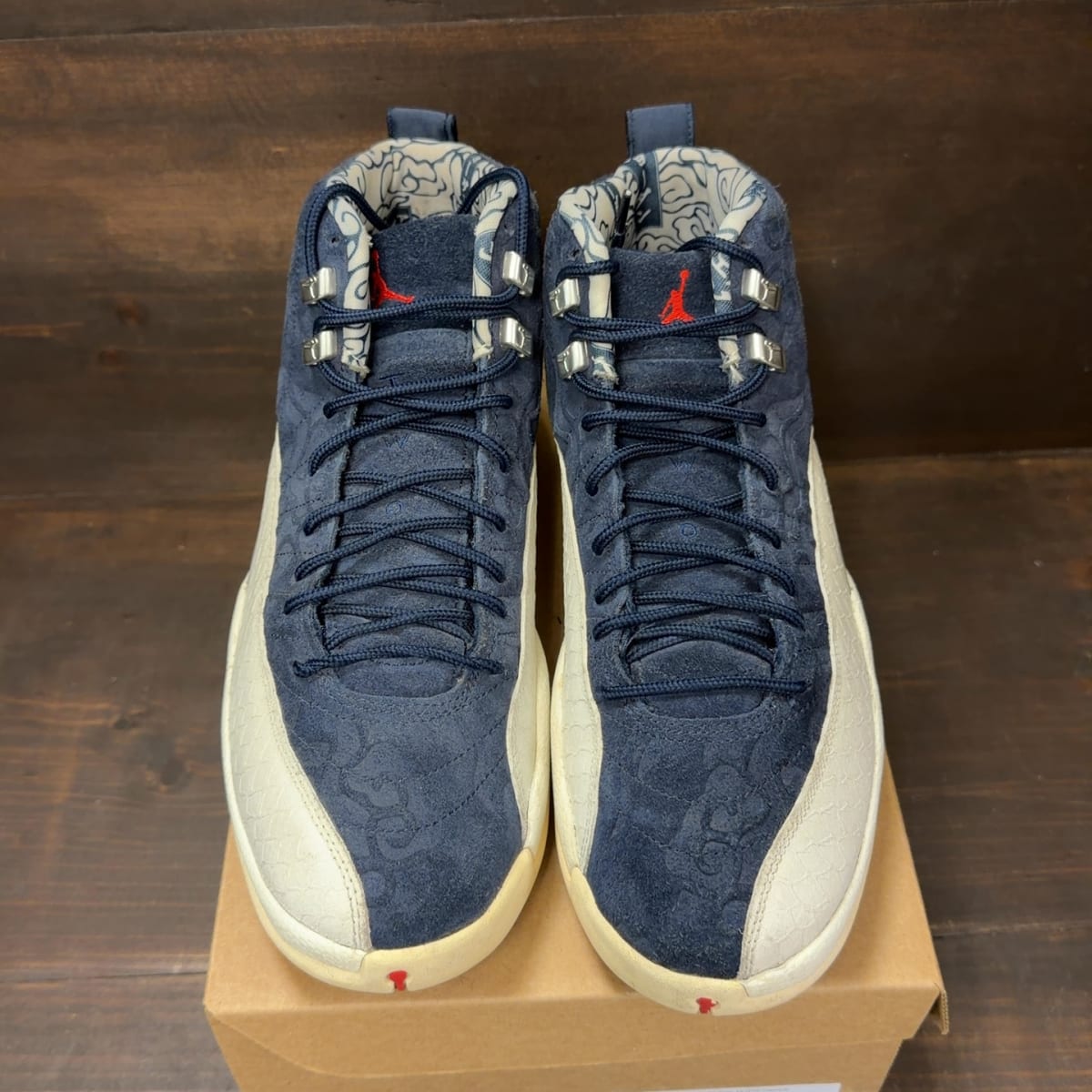 Jordan 12 Retro International Flight Size 10 (Pre-Owned) - tag