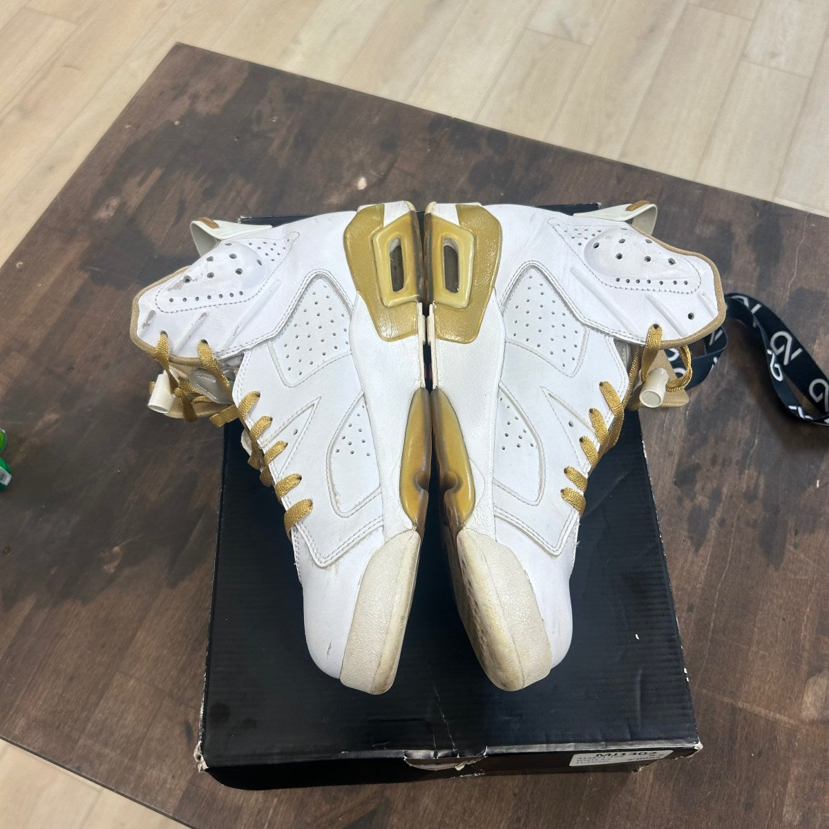 Jordan 6 Retro Golden Moments Pack (6) Size 9 (Pre-Owned) - Image 3