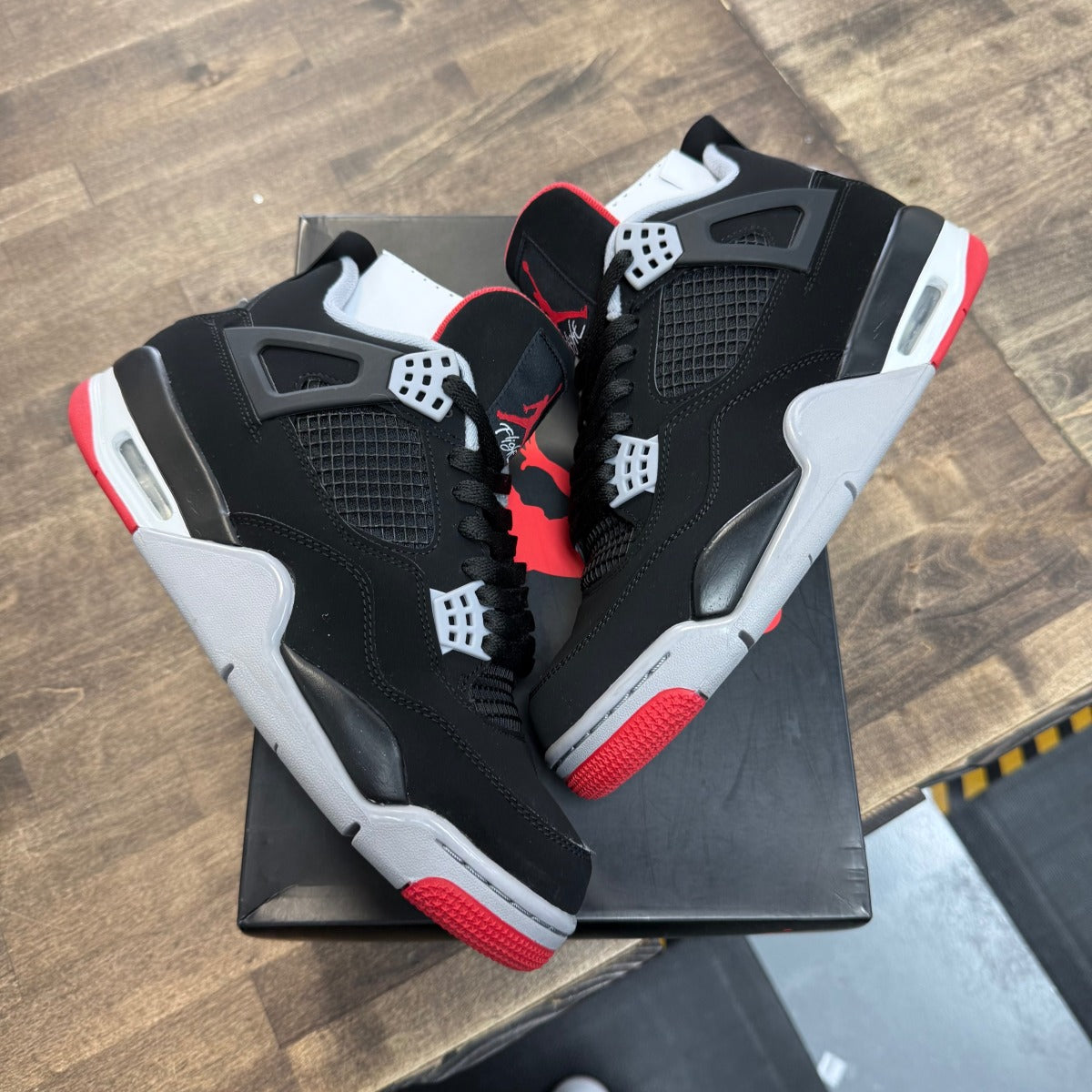 Jordan 4 Retro Bred (2019) - Image 1