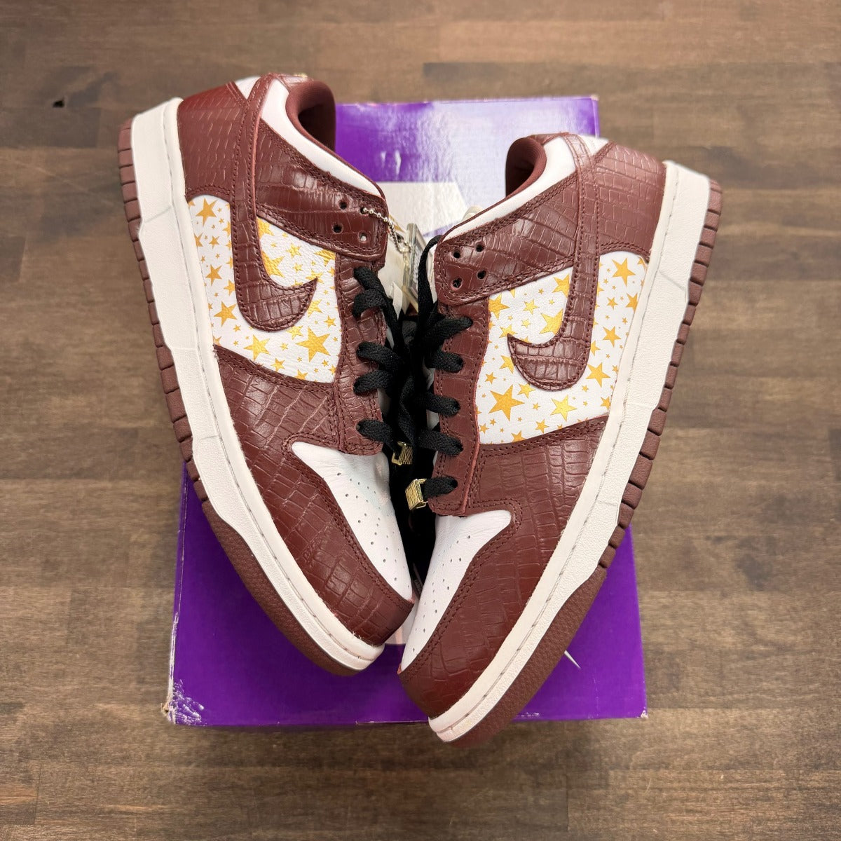 Nike SB Dunk Low Supreme Stars Barkroot Brown (2021) - Image 1