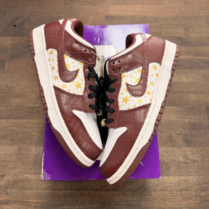 Nike SB Dunk Low Supreme Stars Barkroot Brown (2021) - Image 1
