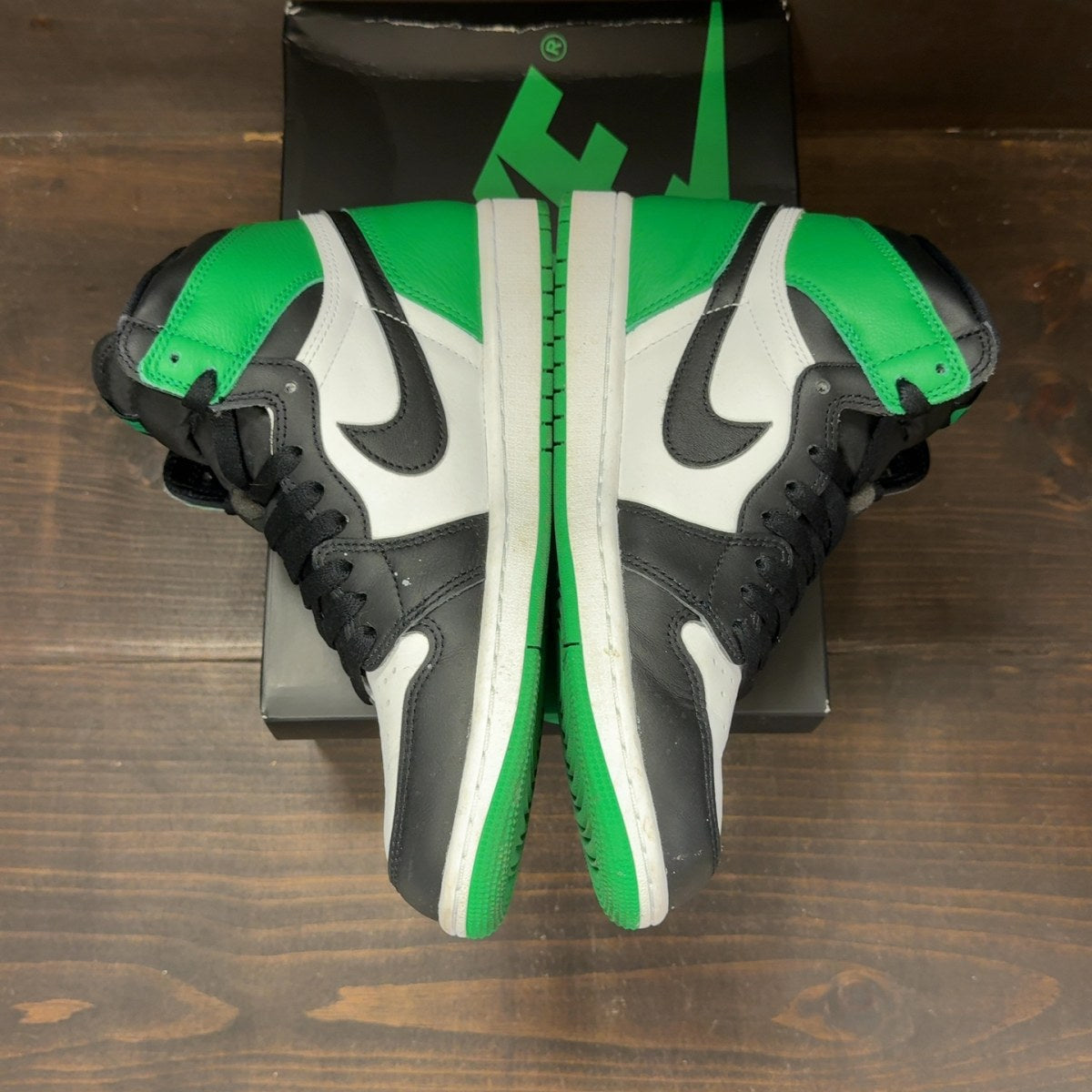 Jordan 1 Retro High OG Lucky Green Size 8 (Pre-Owned) - aux