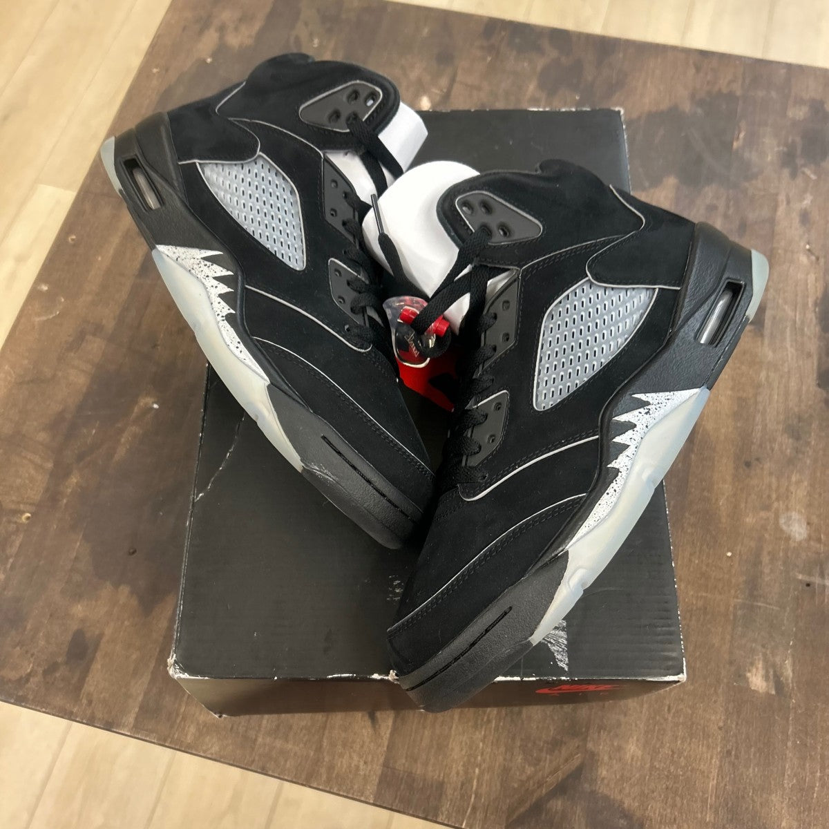 Jordan 5 Retro OG Black Metallic Reimagined Size 8.5 (Pre-Owned) - Image 1
