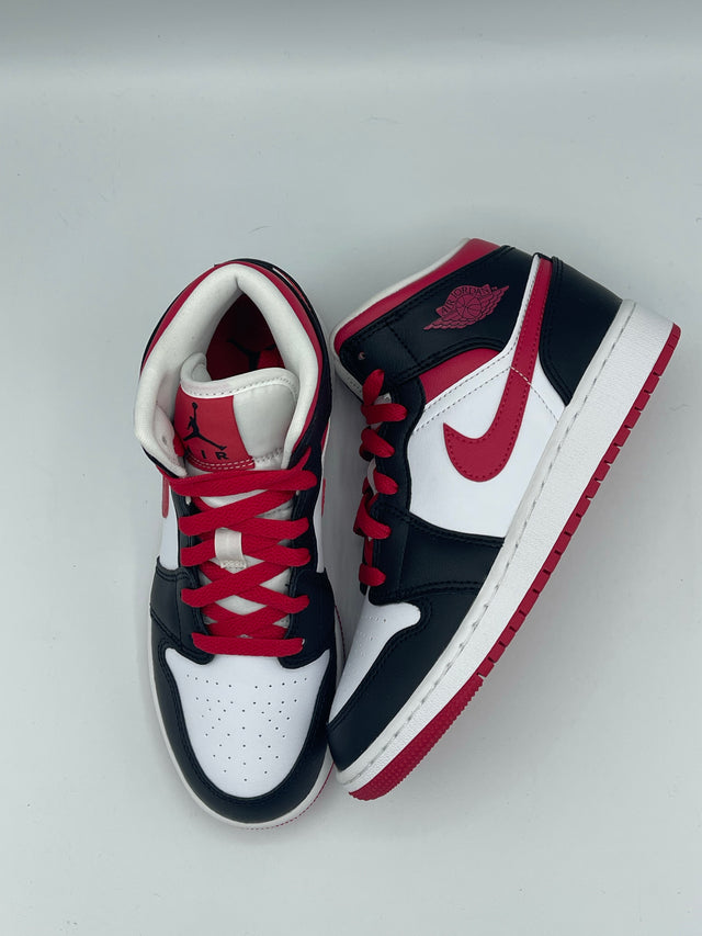 Very Berry Jordan 1 Mid (GS)