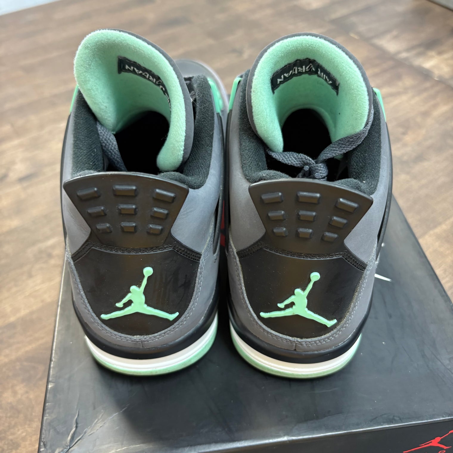 Green Glow Jordan 4 (USED)