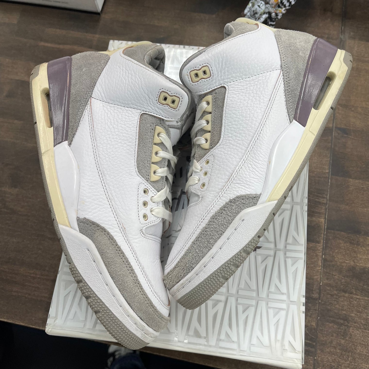 A Ma Maniere Jordan 3 (W) (USED)