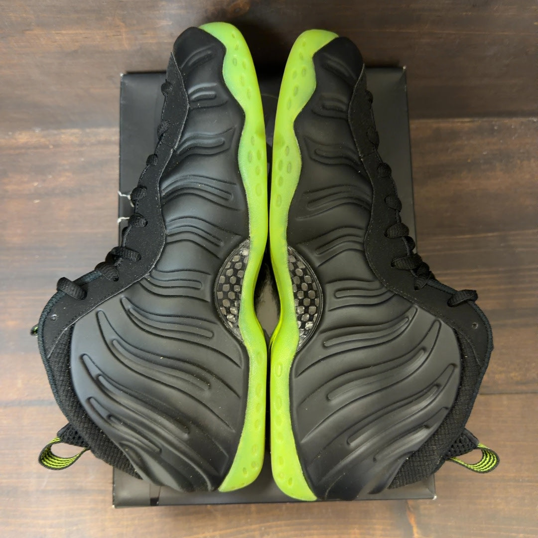 Nike Air Foamposite One Black Volt - Image 5