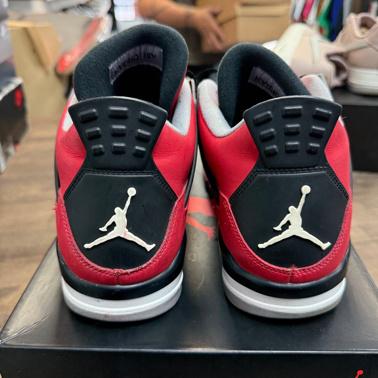 Toro Jordan 4 Retro (USED)