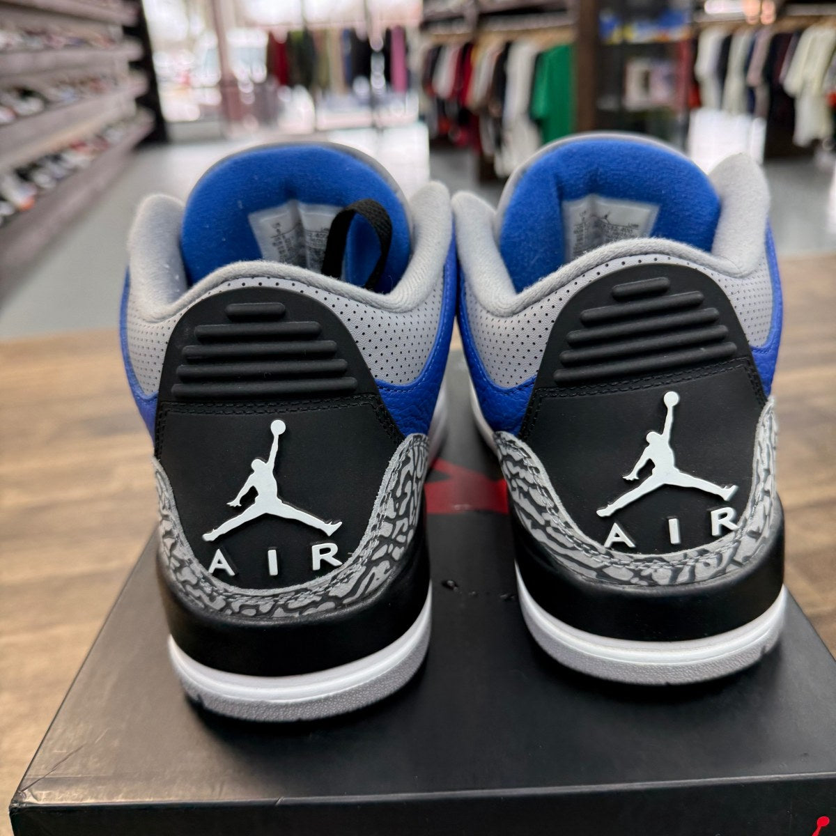 Jordan 3 Retro Varsity Royal Cement - Image 4
