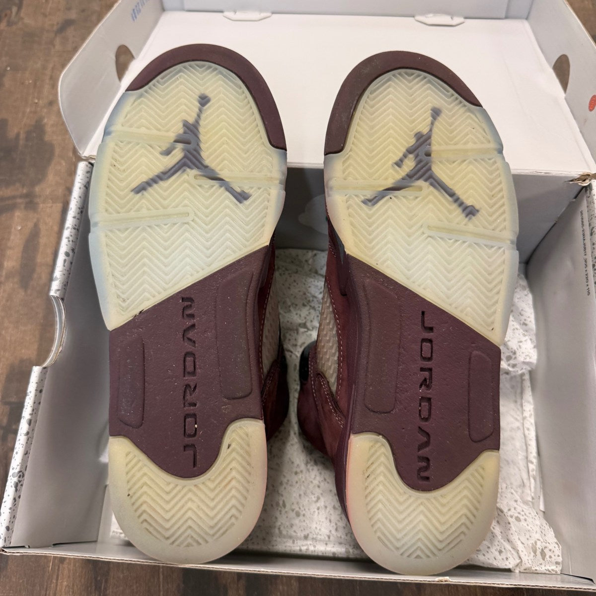 Jordan 5 Retro Burgundy (2023) (GS) - Image 4