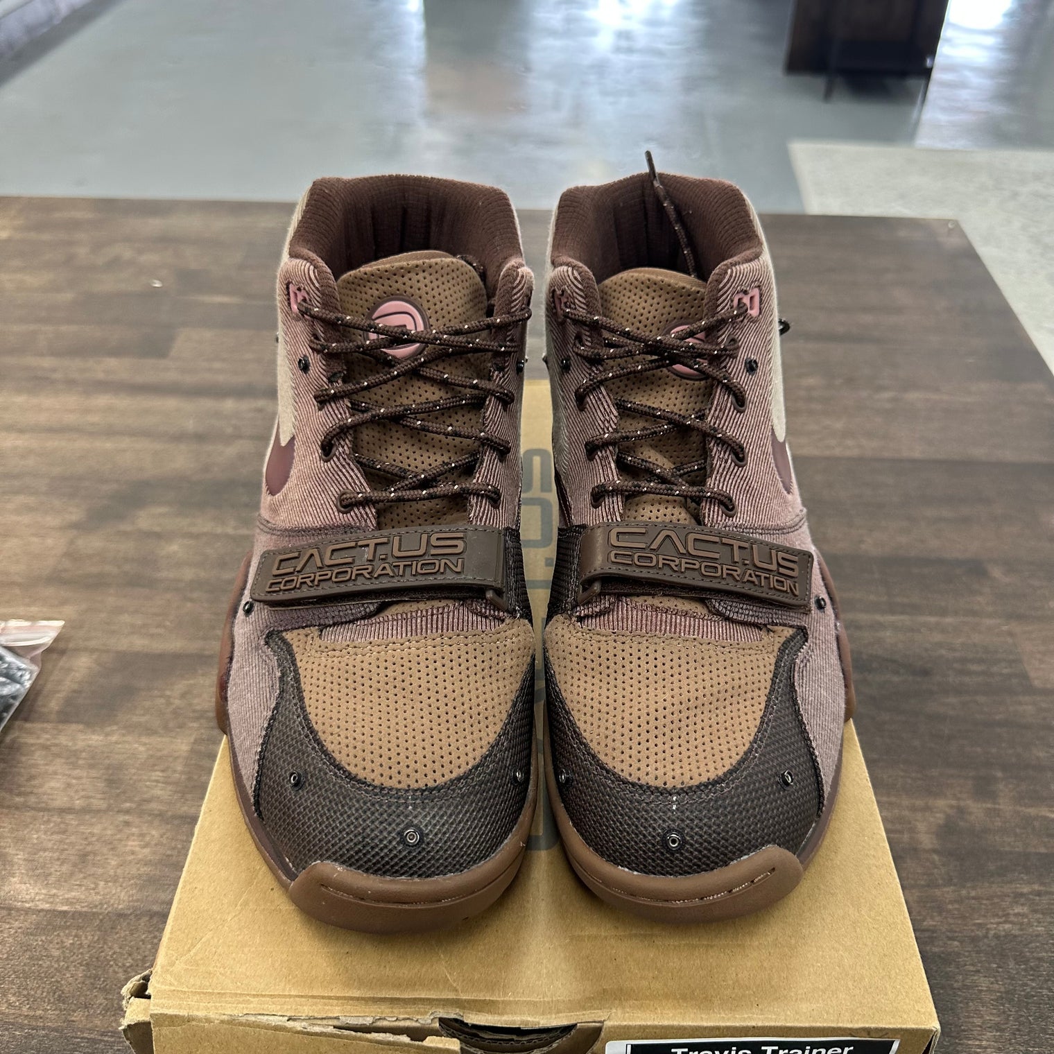 Travis Scott Nike Trainer Chocolate (USED)