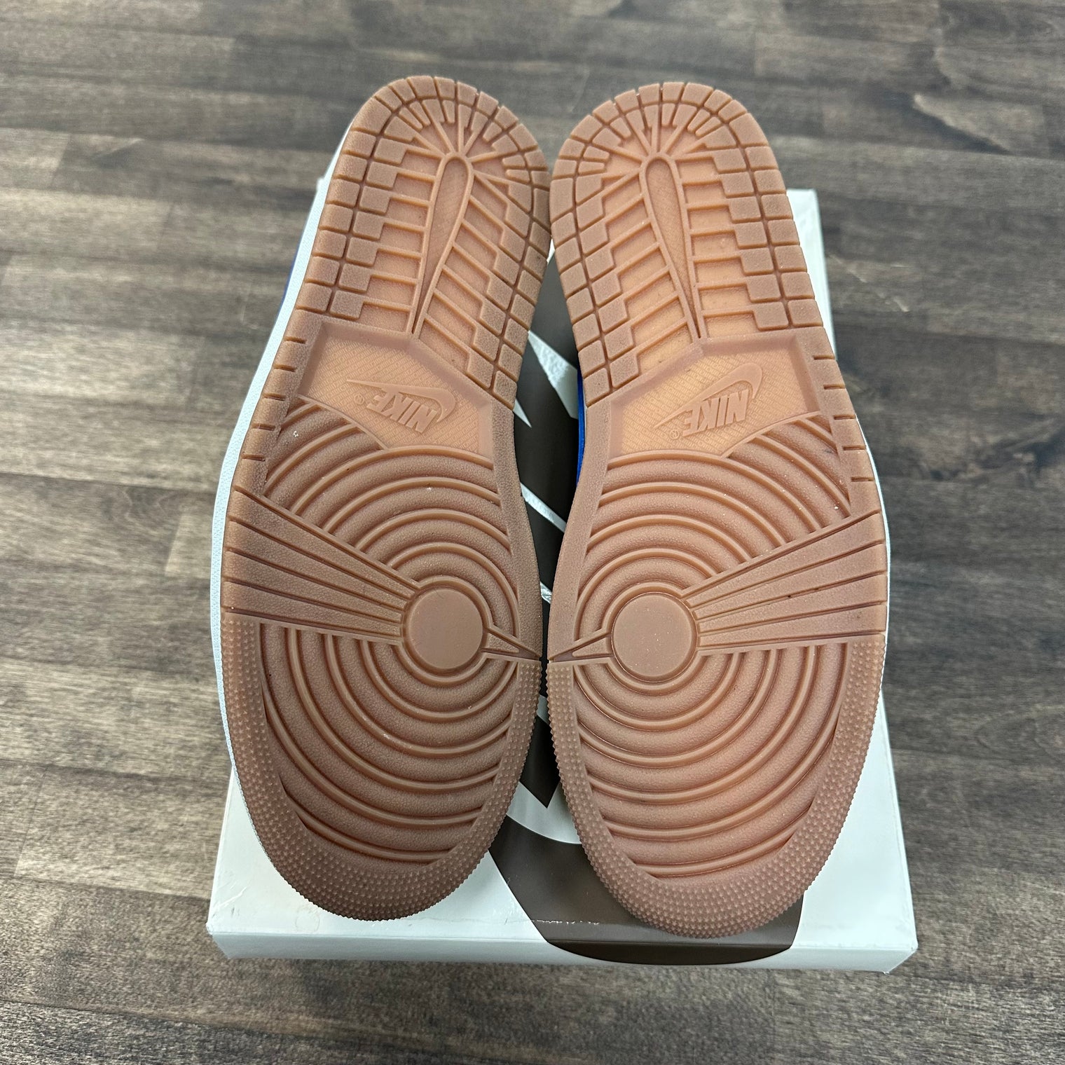 (W) Canary Travis Scott Jordan 1 Low OG (USED)