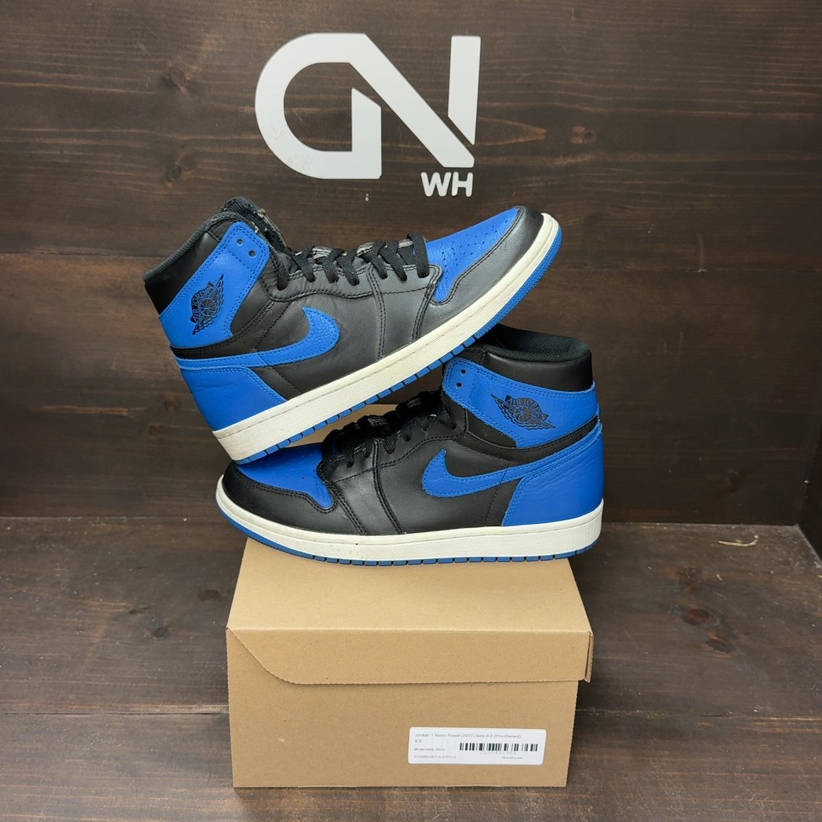 Jordan 1 Retro Royal (2017) Size 8.5 (Pre-Owned) - front