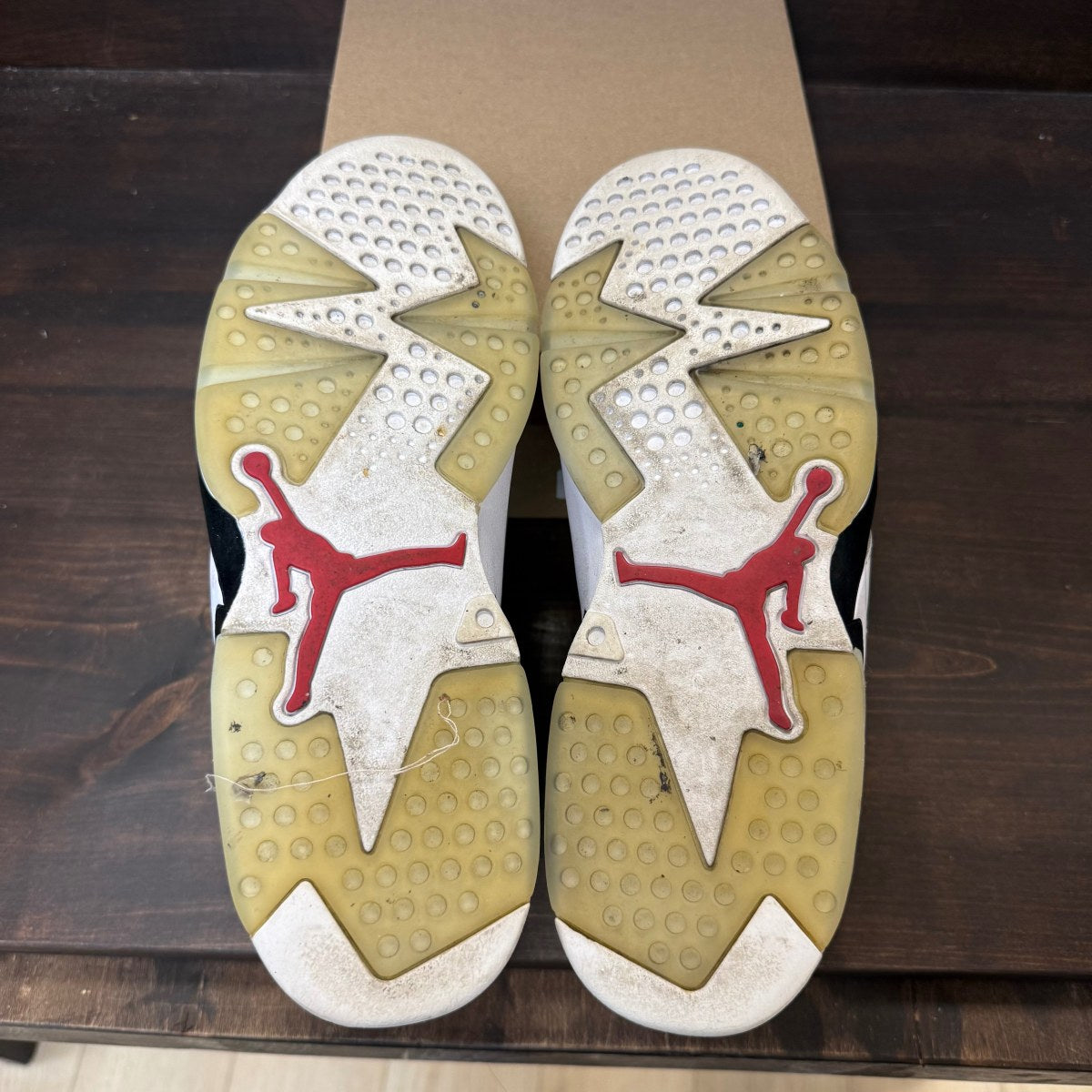 Jordan 6 Retro Carmine (2021) Size 11 (Pre-Owned) - Image 6