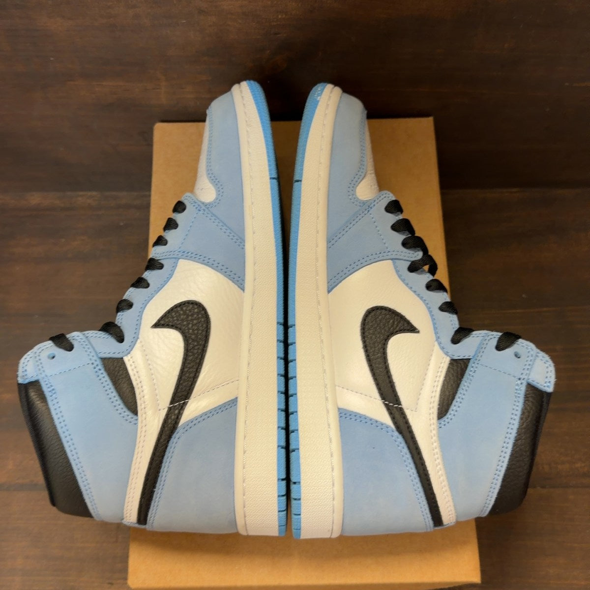 Jordan 1 Retro High OG University Blue Size 10 (Pre-Owned) - Image 5