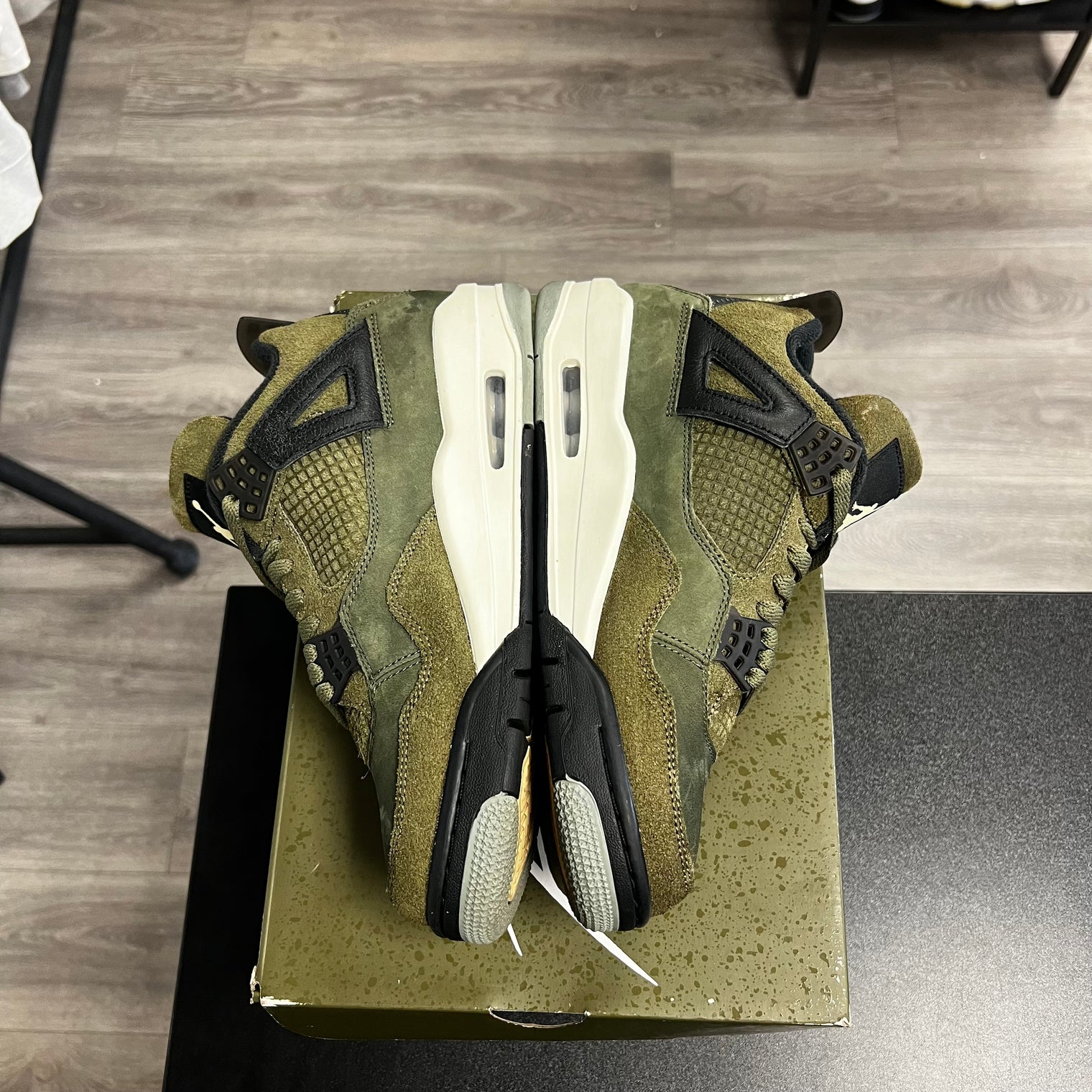 Craft Medium Olive Jordan 4 Retro SE (USED)