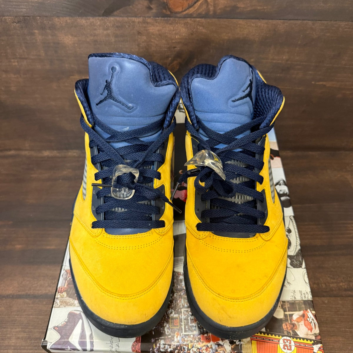 Jordan 5 Retro Michigan (2019) - Image 2