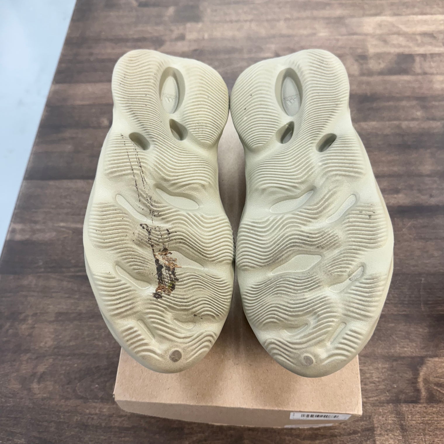 Stone Salt Yeezy Foam RNNR (USED)