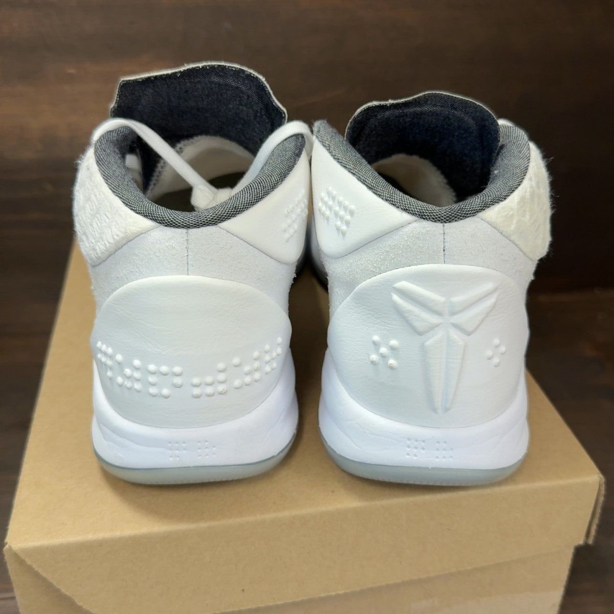 Nike Kobe A.D. Mid White Ice Size 9 (Pre-Owned) - Image 4