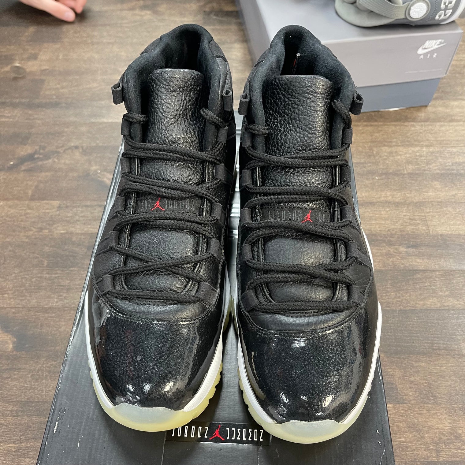 72-10 Jordan 11 High (USED)