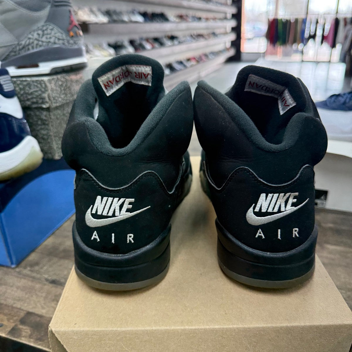 Jordan 5 Retro Black Metallic (2016) Size 10.5 (Pre-Owned) - Image 4