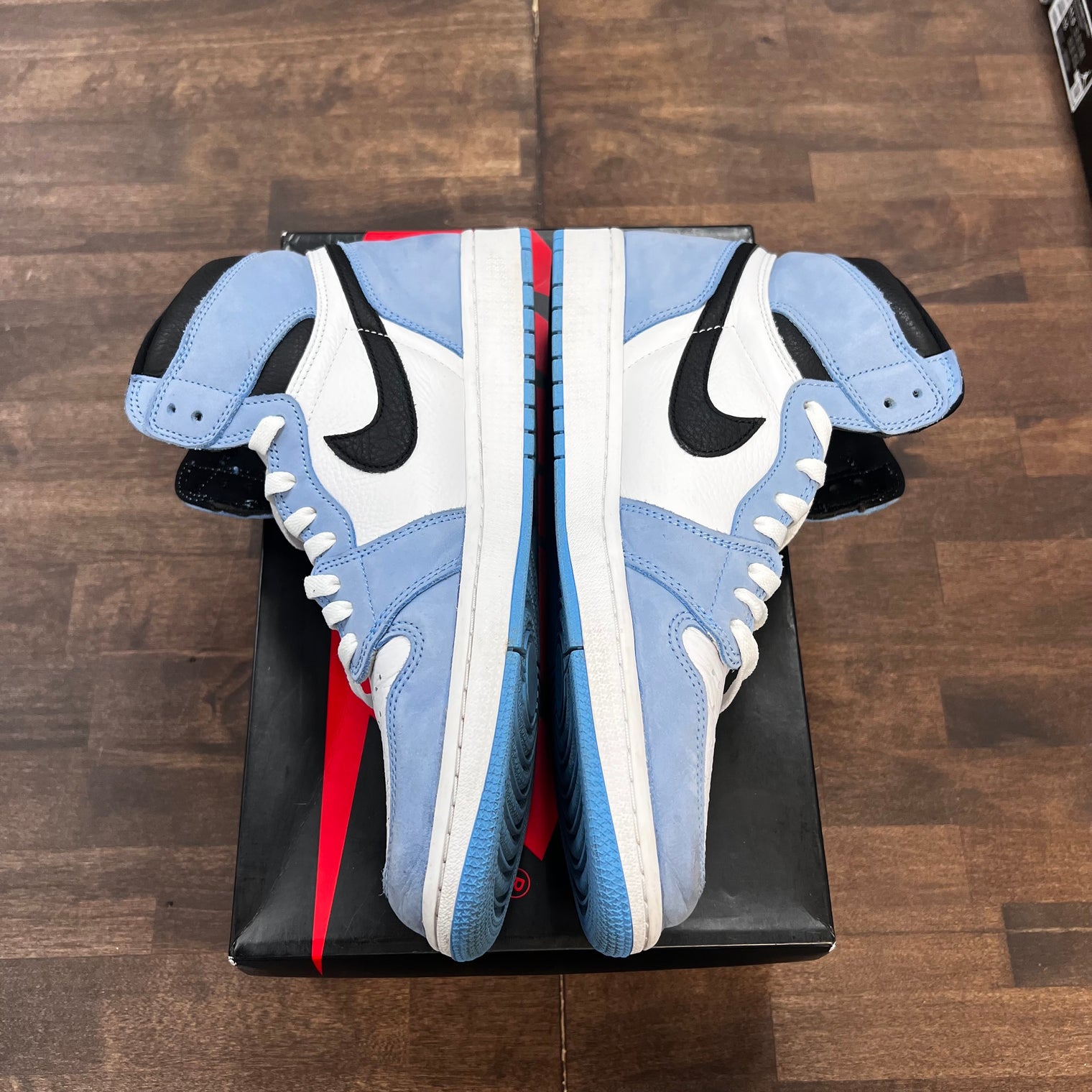 University Blue Jordan 1 High (USED)