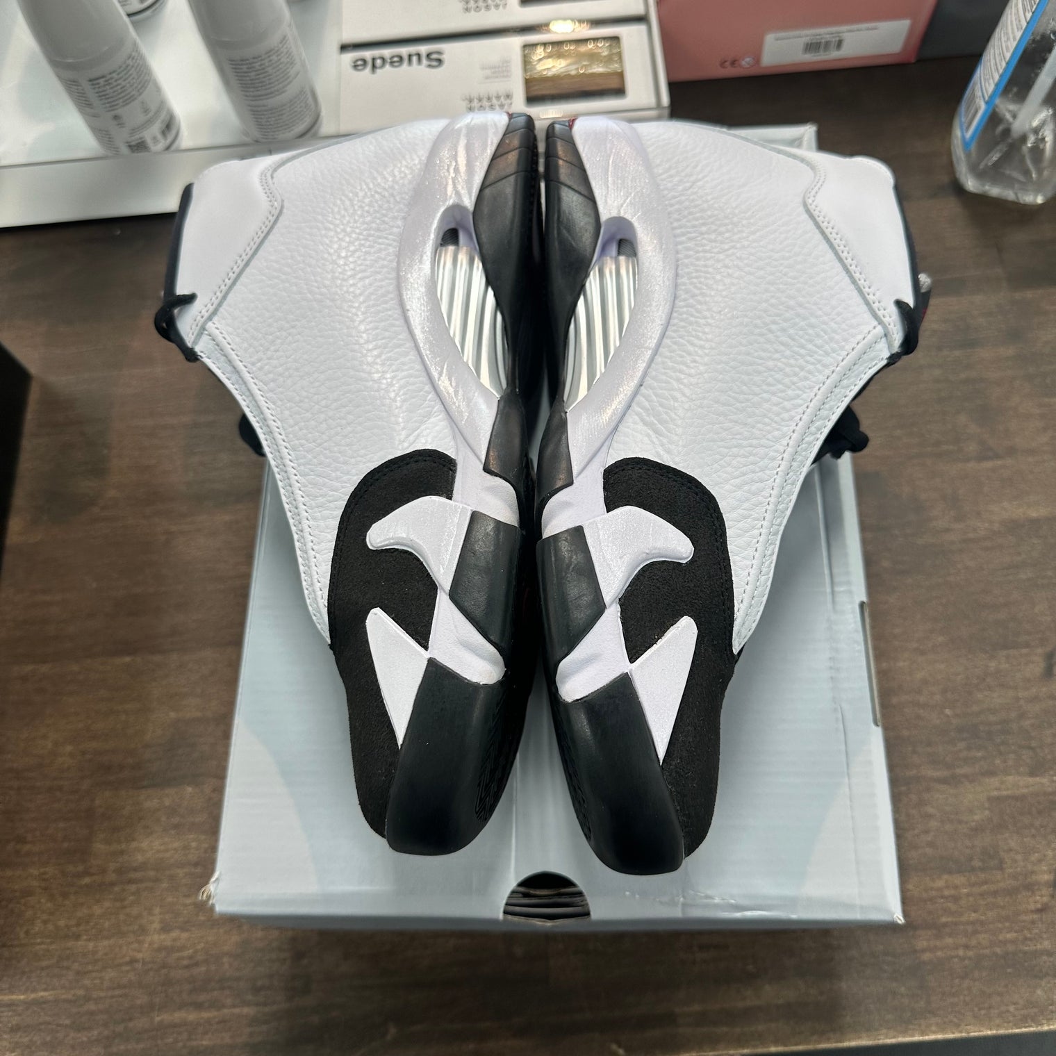Black Toe Jordan 14 (Lightly Worn)