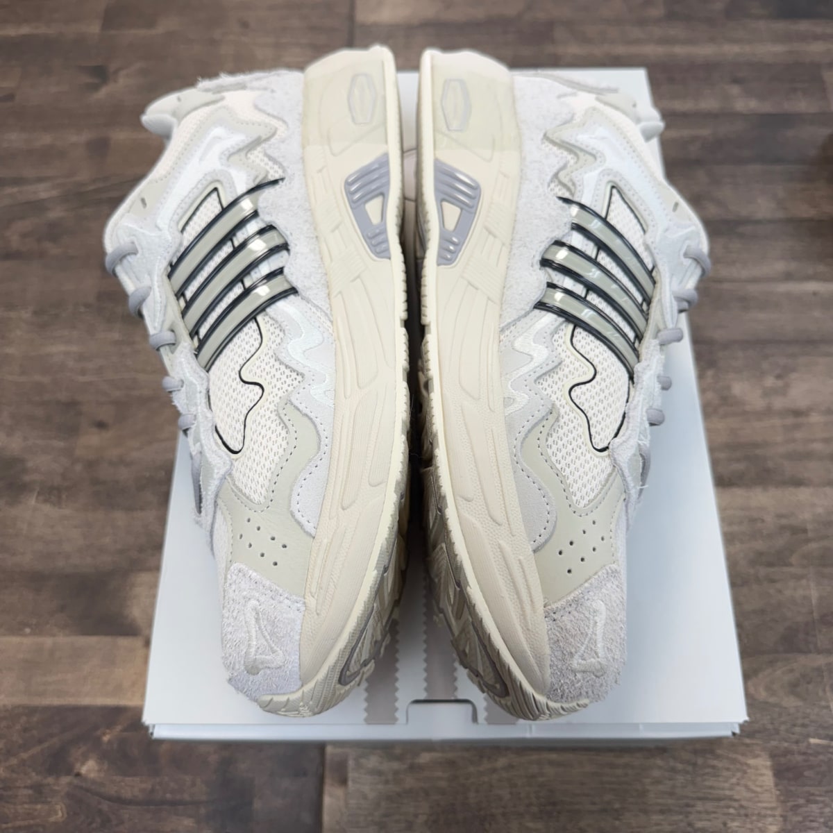 adidas Response CL Bad Bunny Wonder White - Image 5