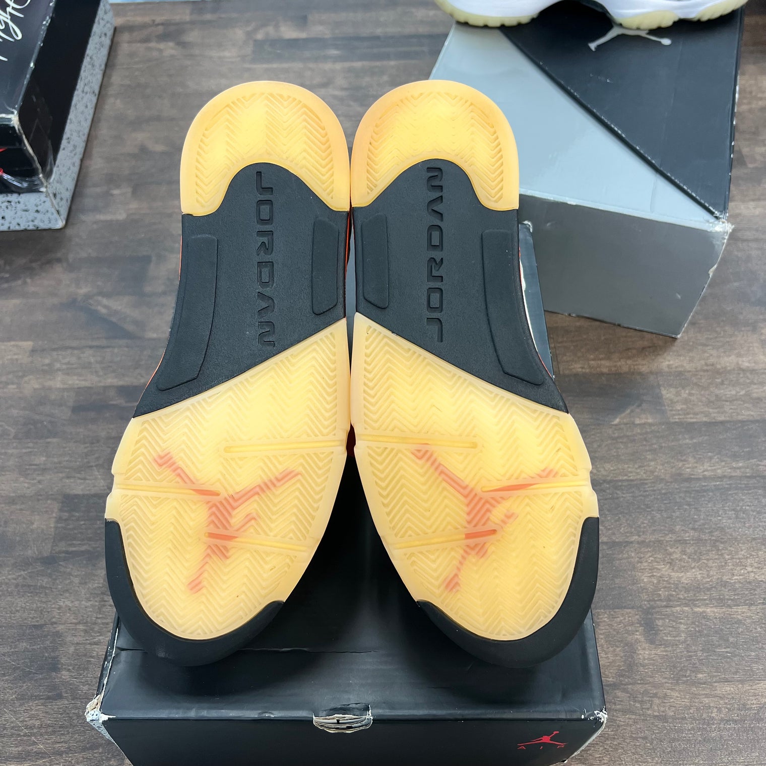 Shattered Backboard Jordan 5 (USED)
