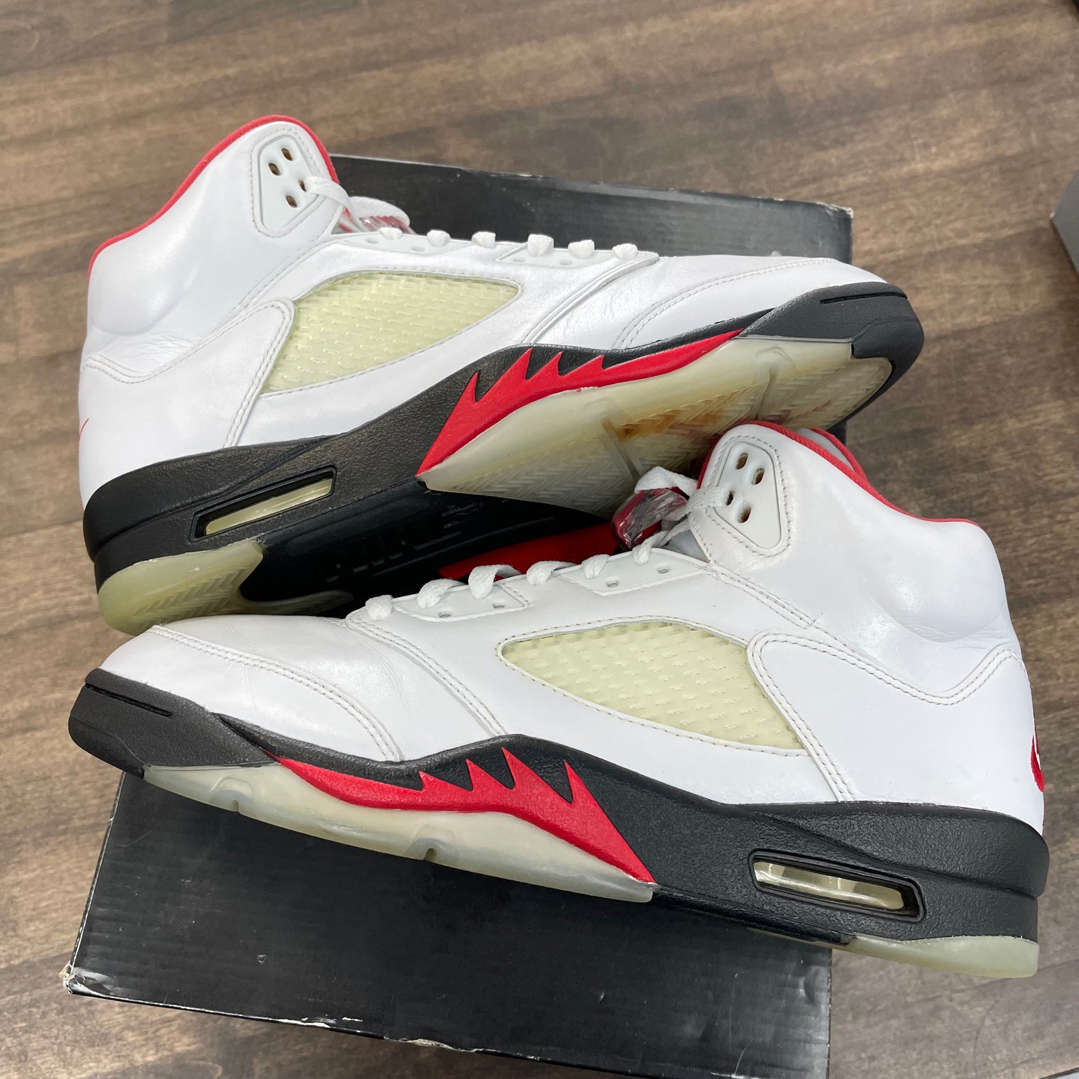 Fire Red Jordan 5 (2020) (USED)