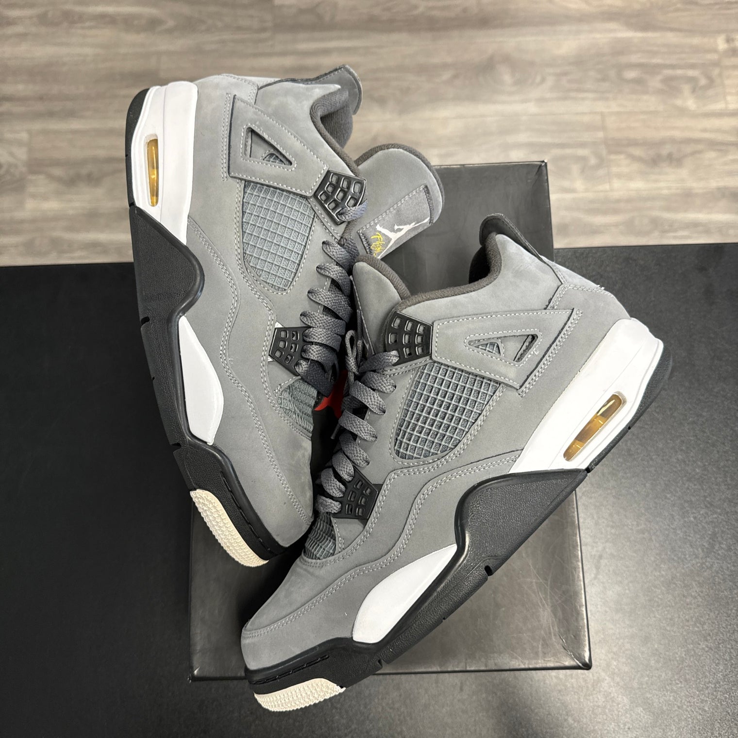 Cool Grey Jordan 4 (USED)