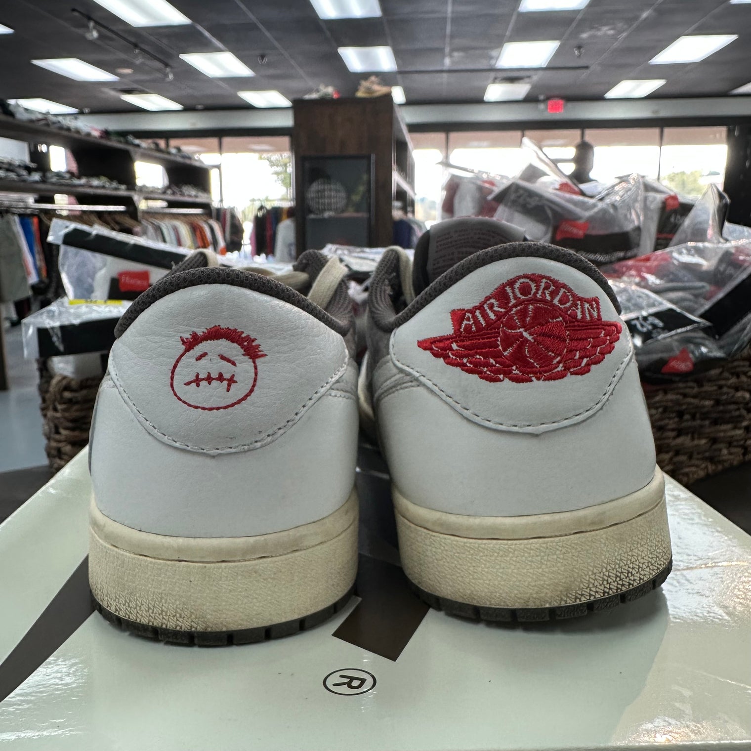Reverse Mocha Travis Scott Jordan 1 Low OG SP (USED)