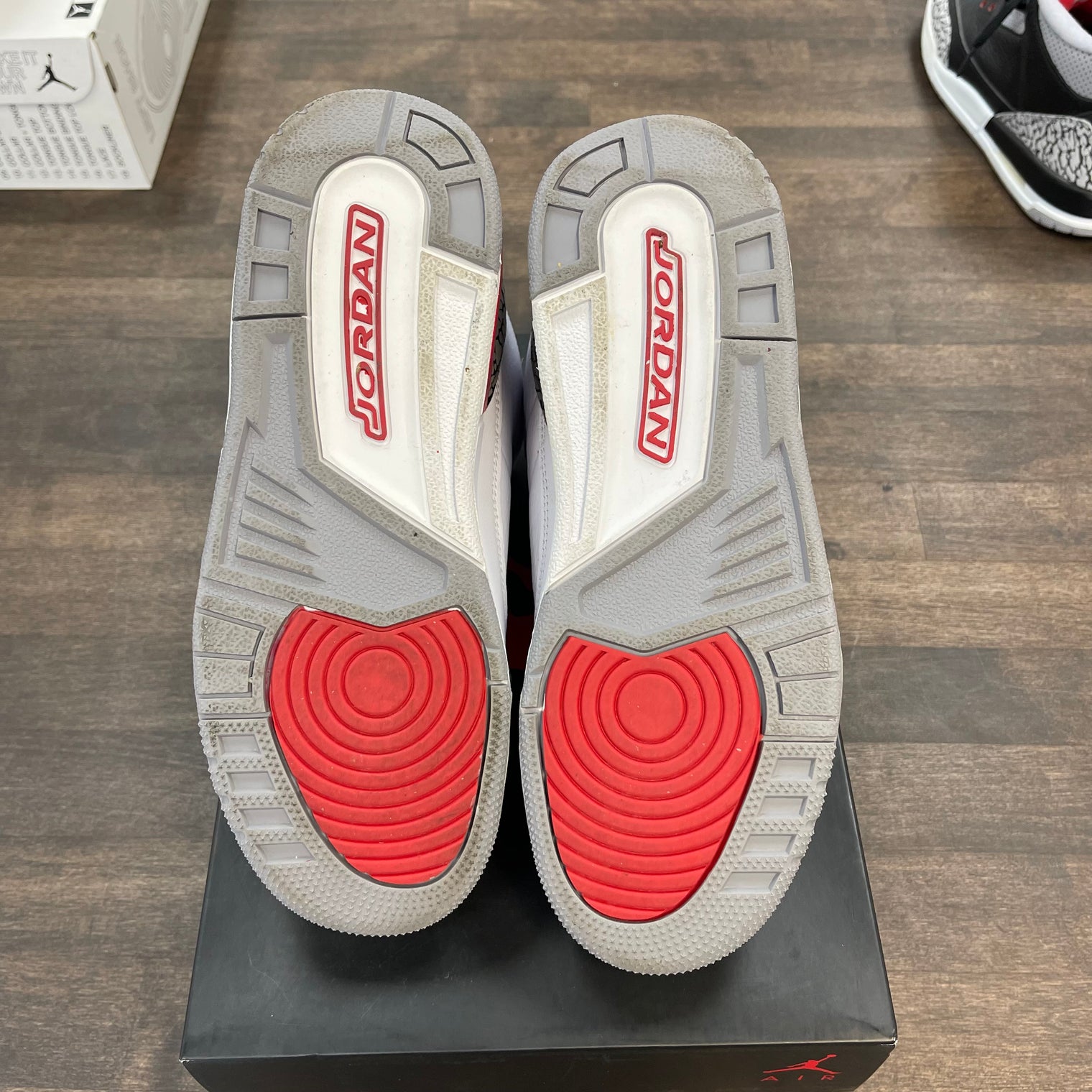 (GS) Fire Red Jordan 3 (USED)