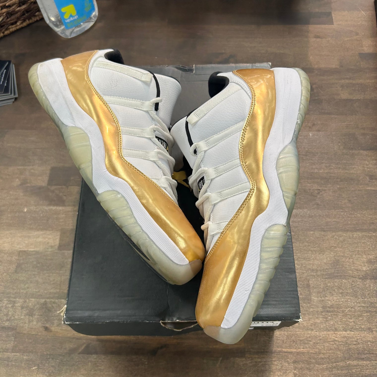 Closing Ceremony Jordan 11 Retro Low (USED)