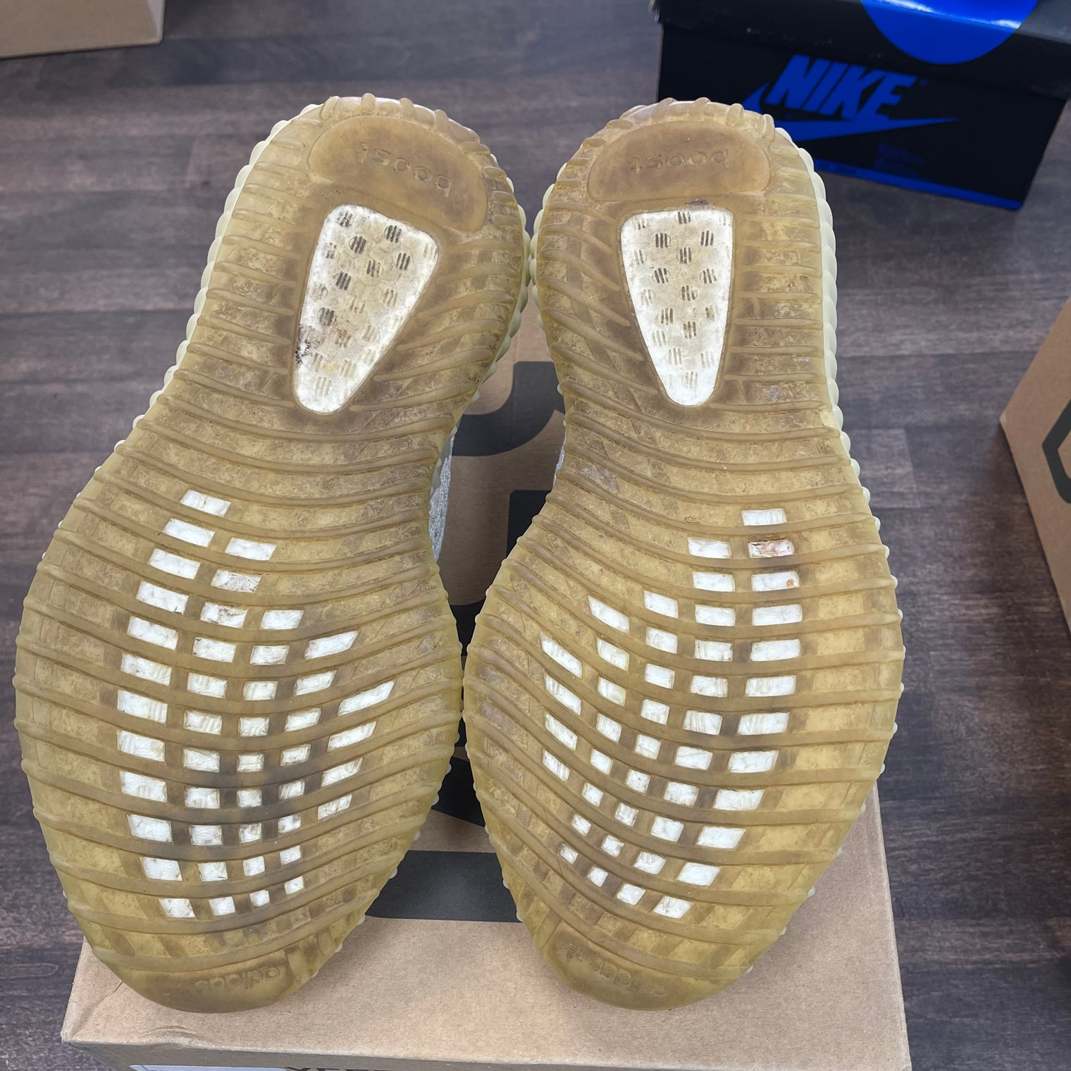 Light Yeezy 350 (USED)