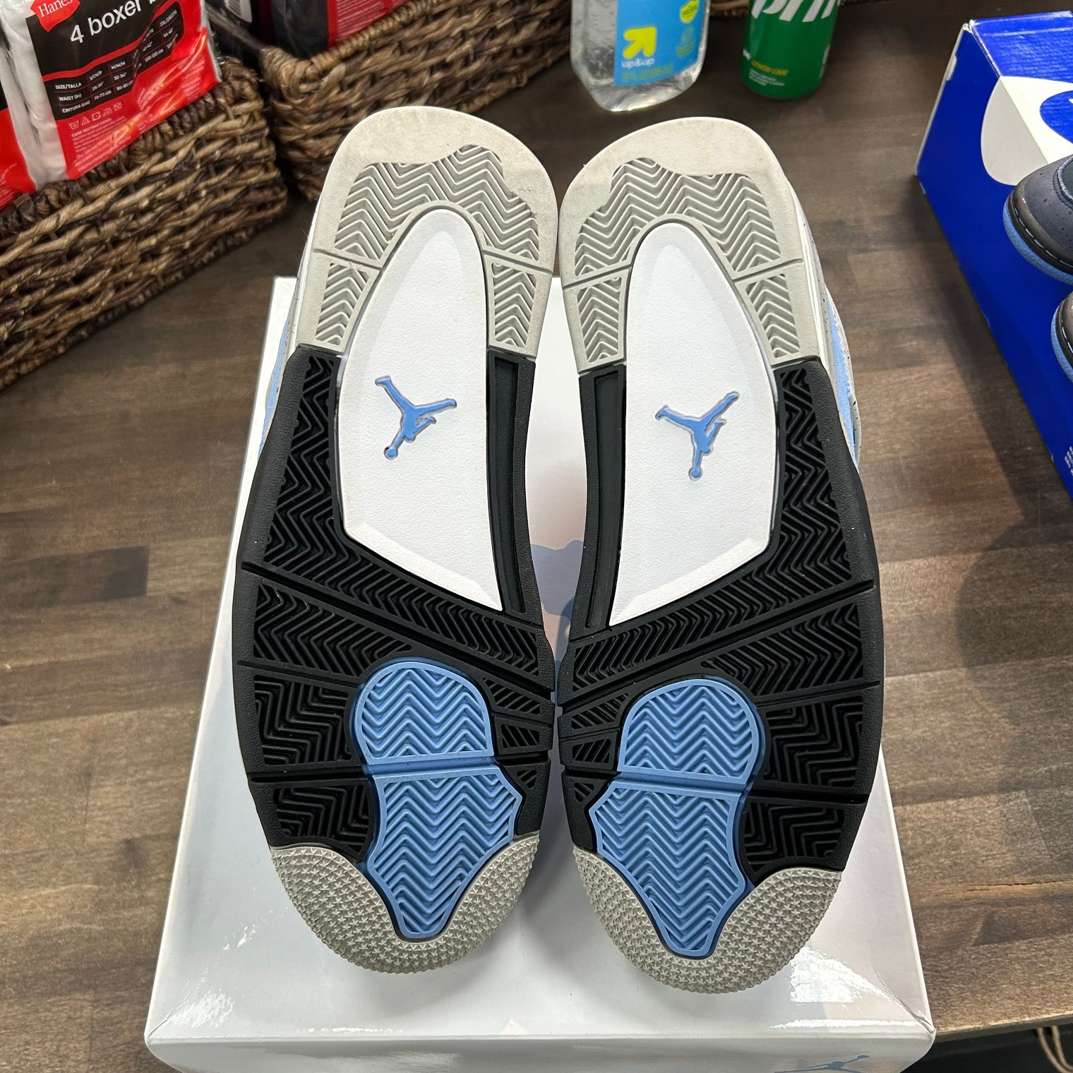 UNC University Blue Jordan 4 Retro (Lightly Worn)