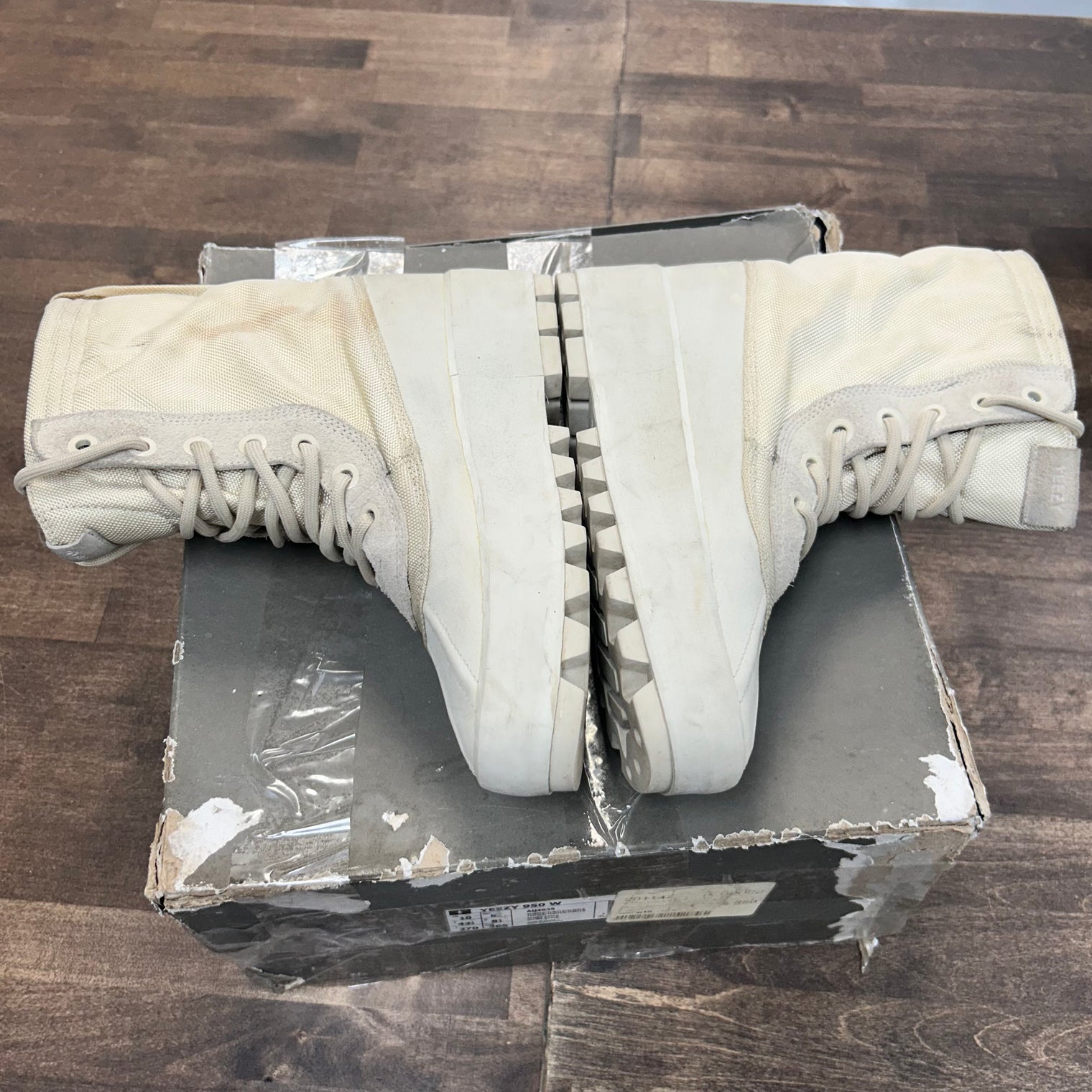 Turtle Dove Yeezy Boot 950 (W) (USED)