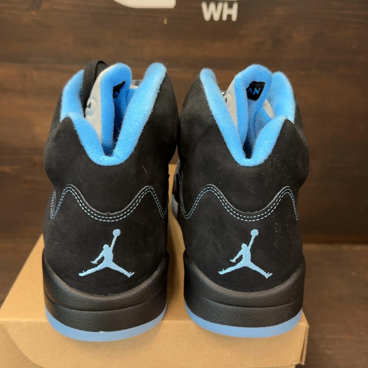 Jordan 5 Retro Black University Blue (2026) Size 13 - aux
