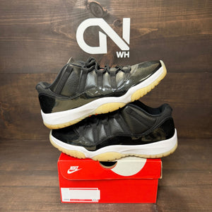 Jordan 11 Retro Low 72-10 Size 11 (Pre-Owned) - Image 1