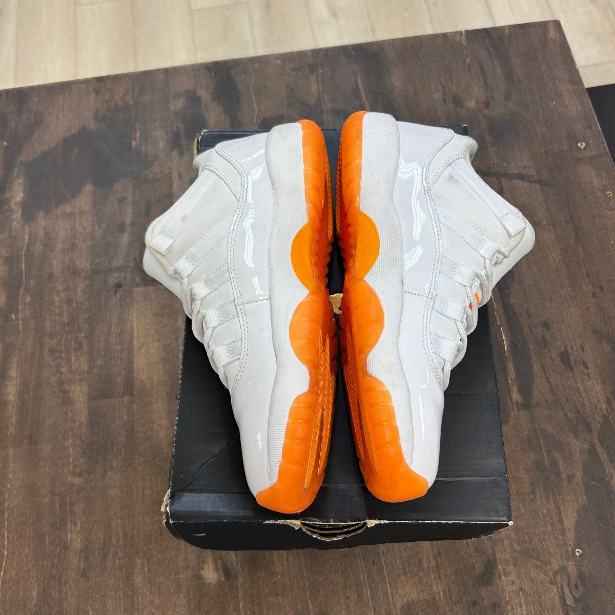 Jordan 11 Retro Low Citrus (2015) (GS) - Image 3
