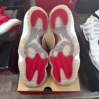 Bred Jordan 11 Low IE (USED)