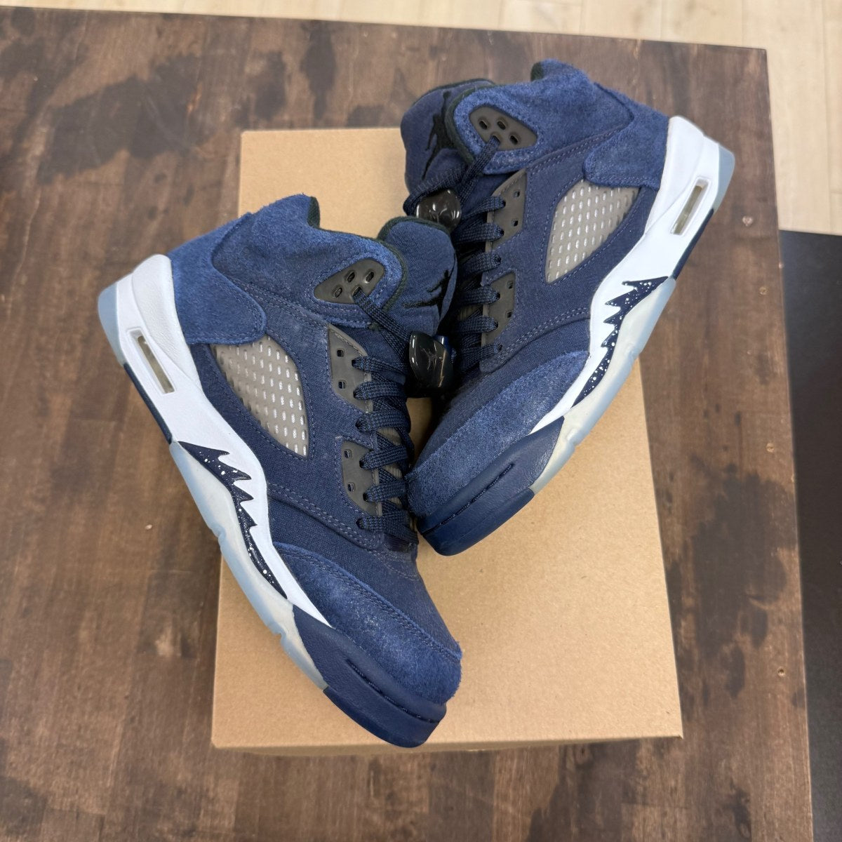 Jordan 5 Retro Georgetown (GS) Size 6.5Y (Pre-Owned) - Image 1